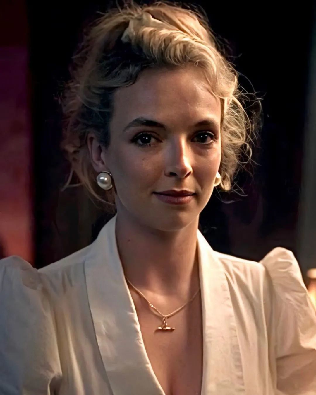 长腿校花揉白腿喷一地水海报