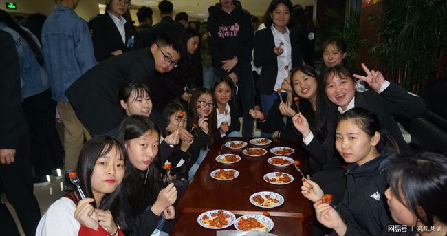 一二三四社区在线中文 用户可以在线完成测验