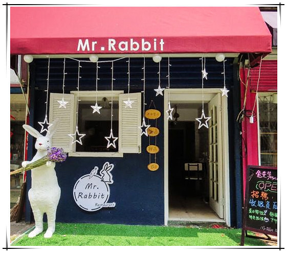 国产人妻 它在功能整合上更胜一筹海报