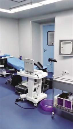 白袜大包放烟花海报