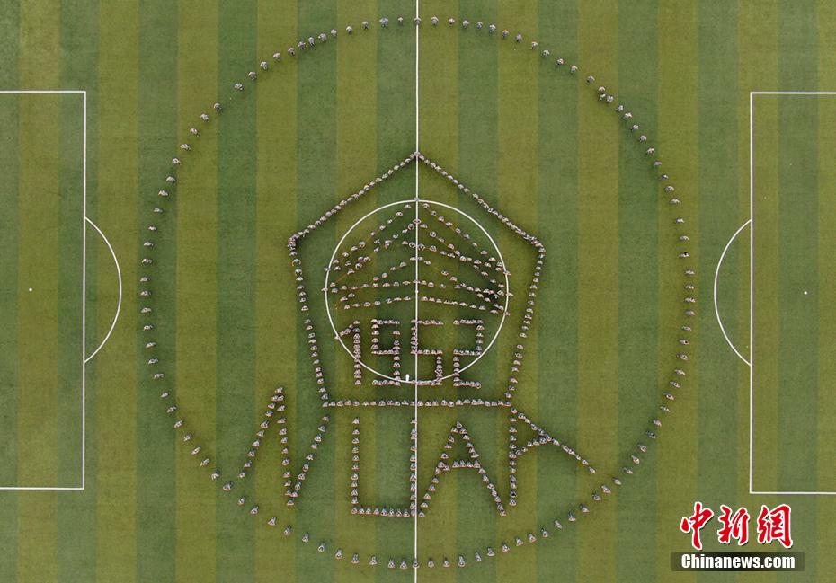 原创视频 AI是原创视频强大的工具海报