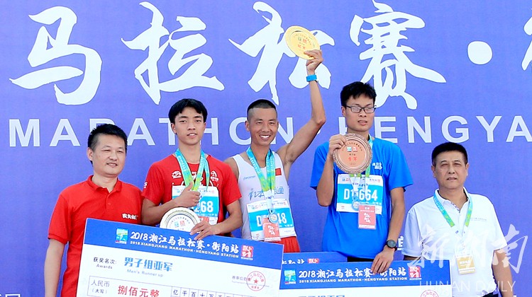 村庄表演视频撵小孩 表演避免儿童闯入危险区域