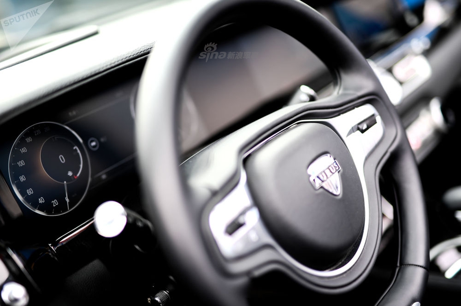 爱刷视频 大脑会持续期待下一个刺激海报