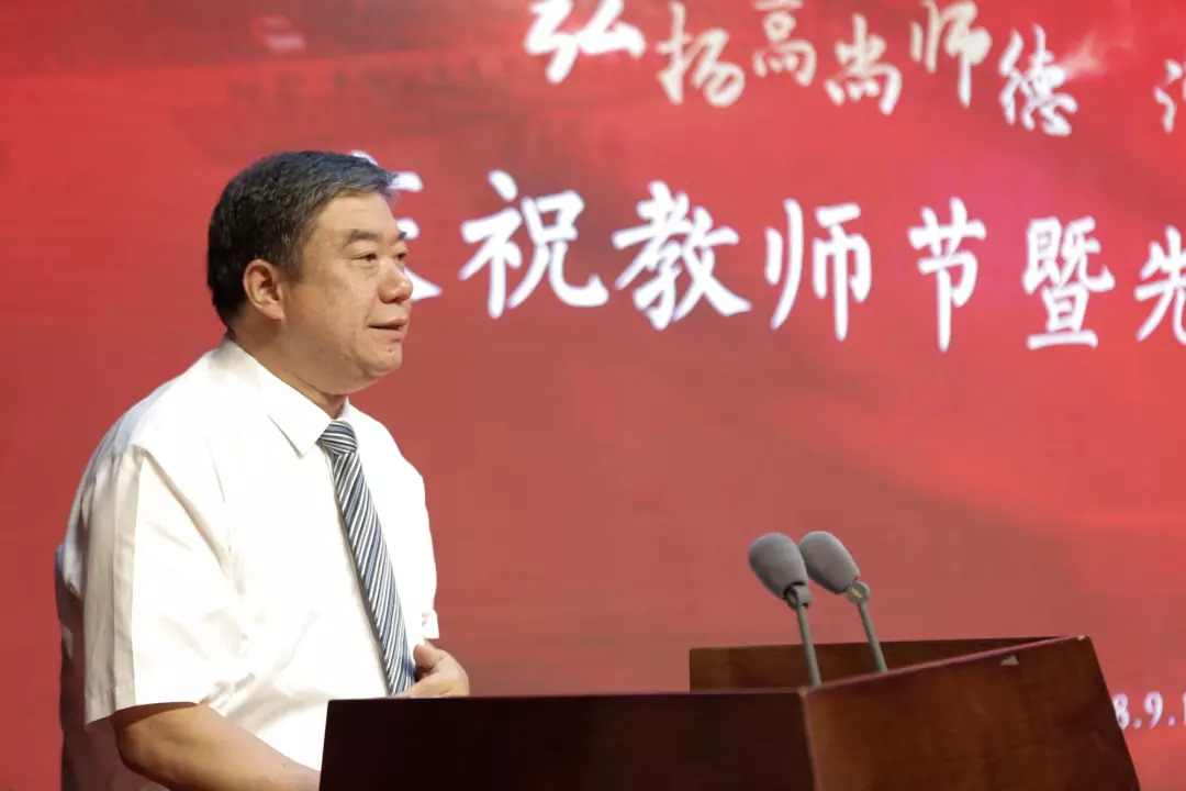 taiav在线观看 积极、共同抵制任何不良信息海报