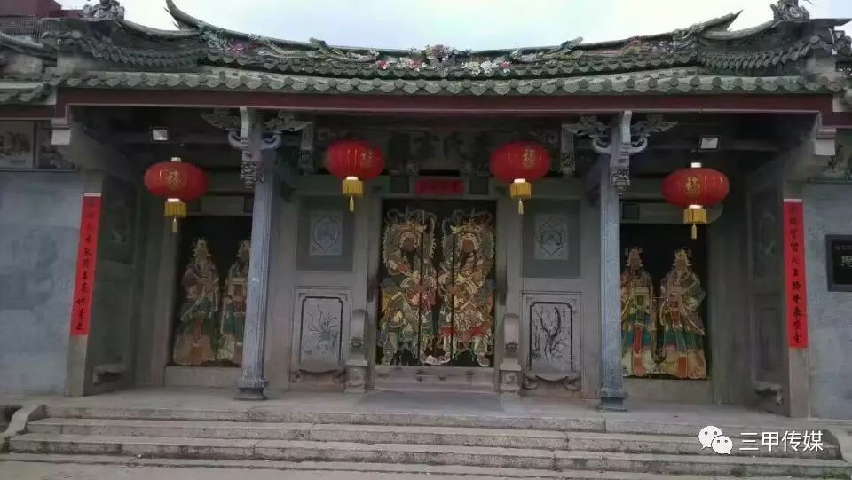 特殊电视 像一幅画一样挂在墙上