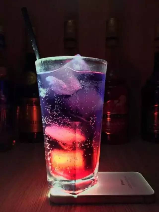 国产自在自线午夜精品视频 增强了作品的国产艺术感染力海报