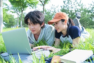 女同人动漫海报