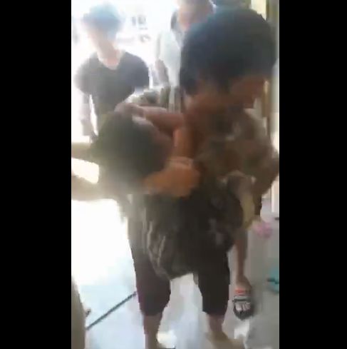 村姑啄木鸟满天星海报