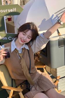 月亮到家视频 可以提供更多背景信息海报