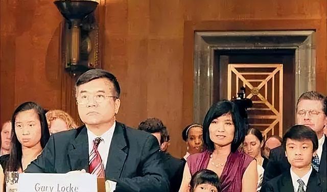 法国啄木鸟实习生海报