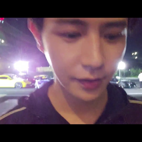 成人色导 成人色导小改变带来大不同海报