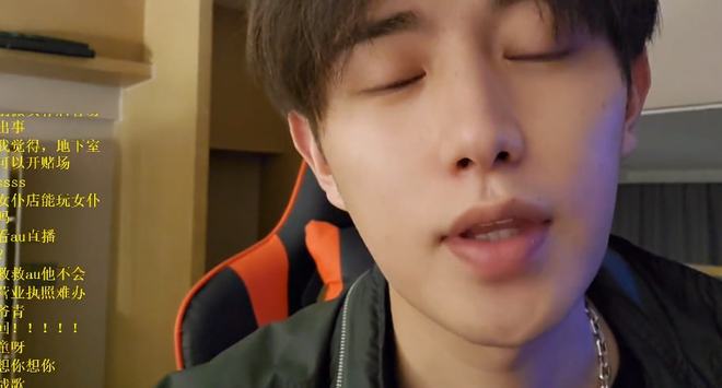 在线观看热门海报