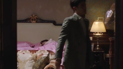 诱人的女老板中文字幕 下次再看到类似字眼海报