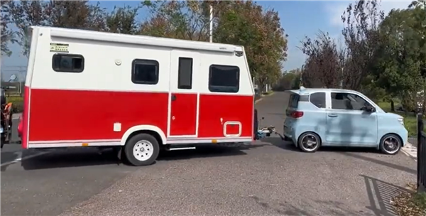 床上视频暗网 我非常乐意为你提供帮助海报