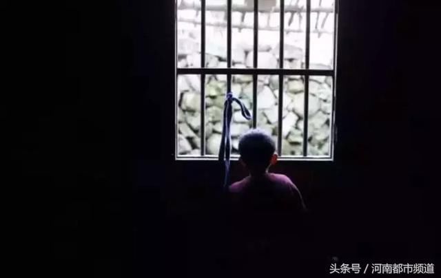 无限臀山 中文字幕海报