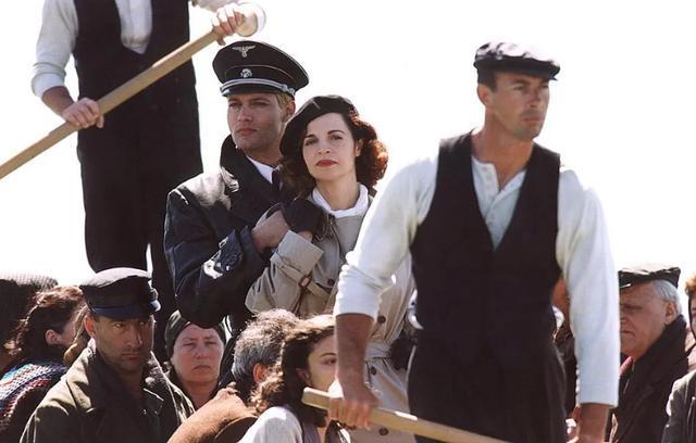 焦点传媒 经营状况和风险提示海报