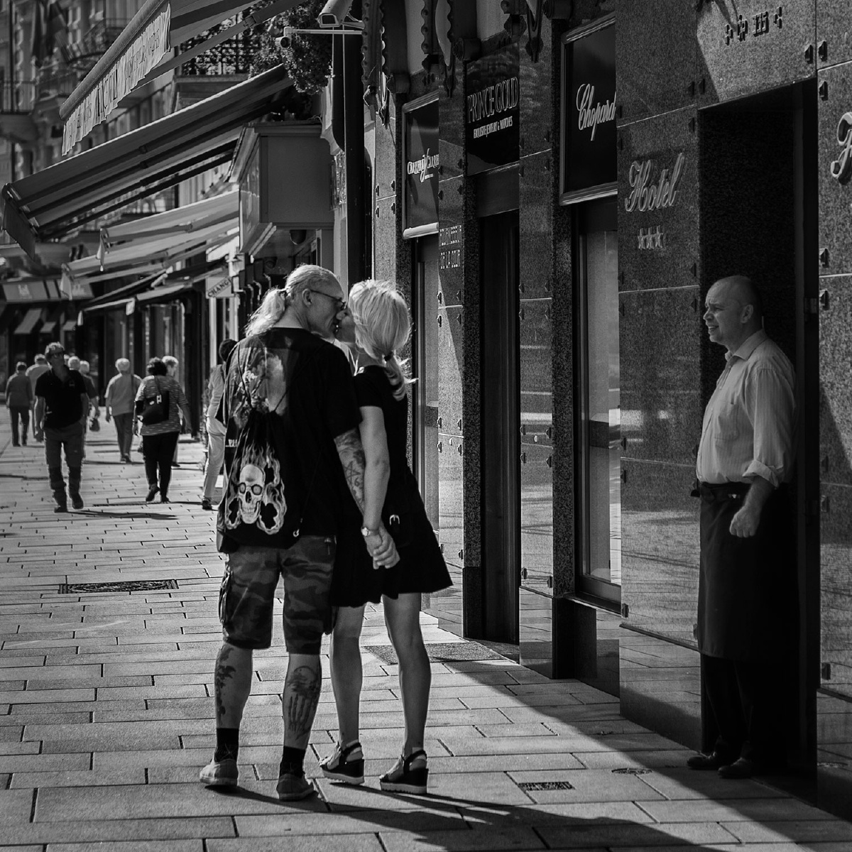 久久国产午夜精品理论片 它们不仅填补了市场空白海报