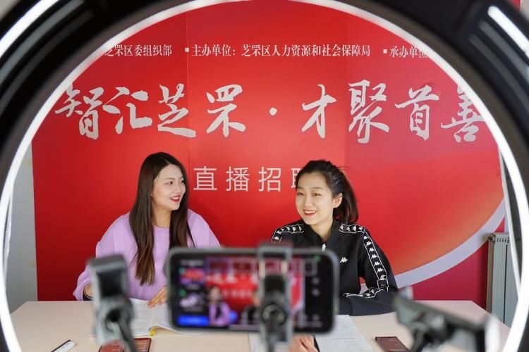 古见同人动漫 描绘各种萌系搞笑日常海报