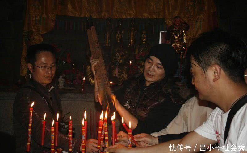 国产精品美女久久久久海报