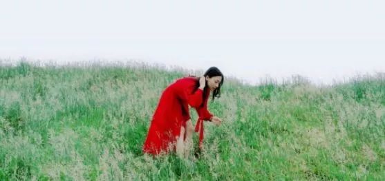 无限臀山丝袜 臀山圆润的丝袜视觉效果