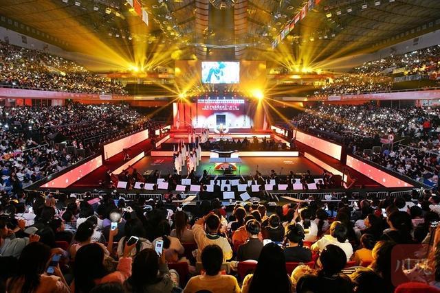 惊喜爱术曲 可能由几个概念混合而成