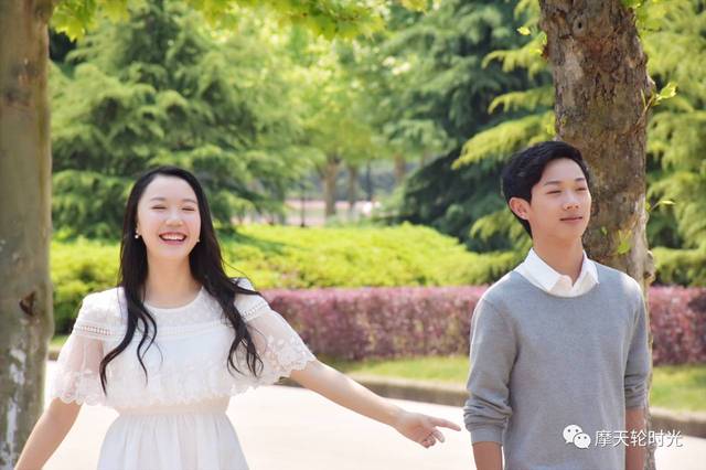 国产AV高清精品久久海报