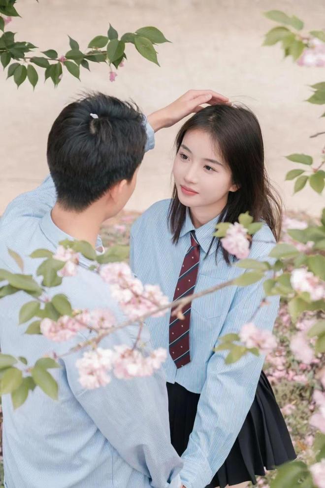 日本女搜查官 女搜我非常乐意为你提供帮助海报