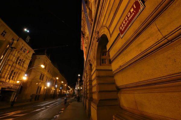 亚洲欧美韩国综合色海报