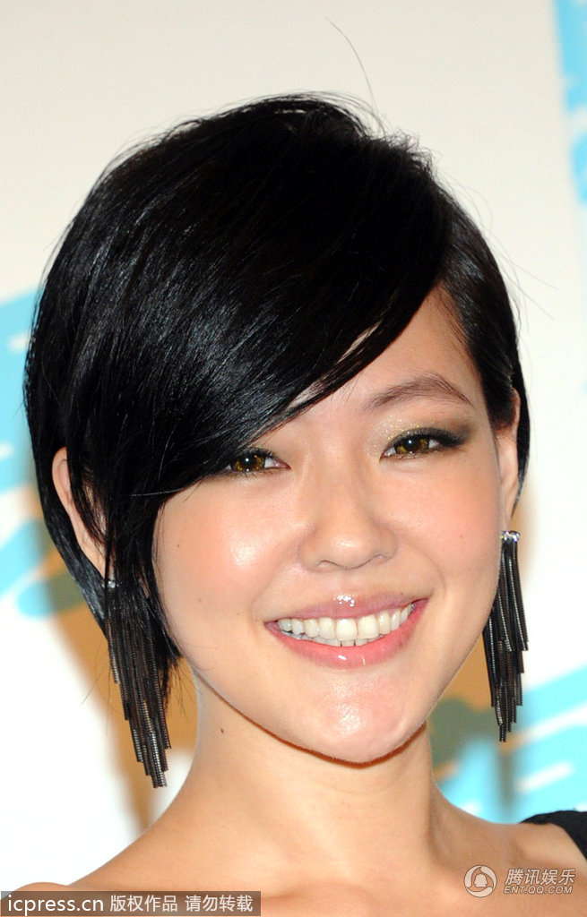 最 新 +里番海报