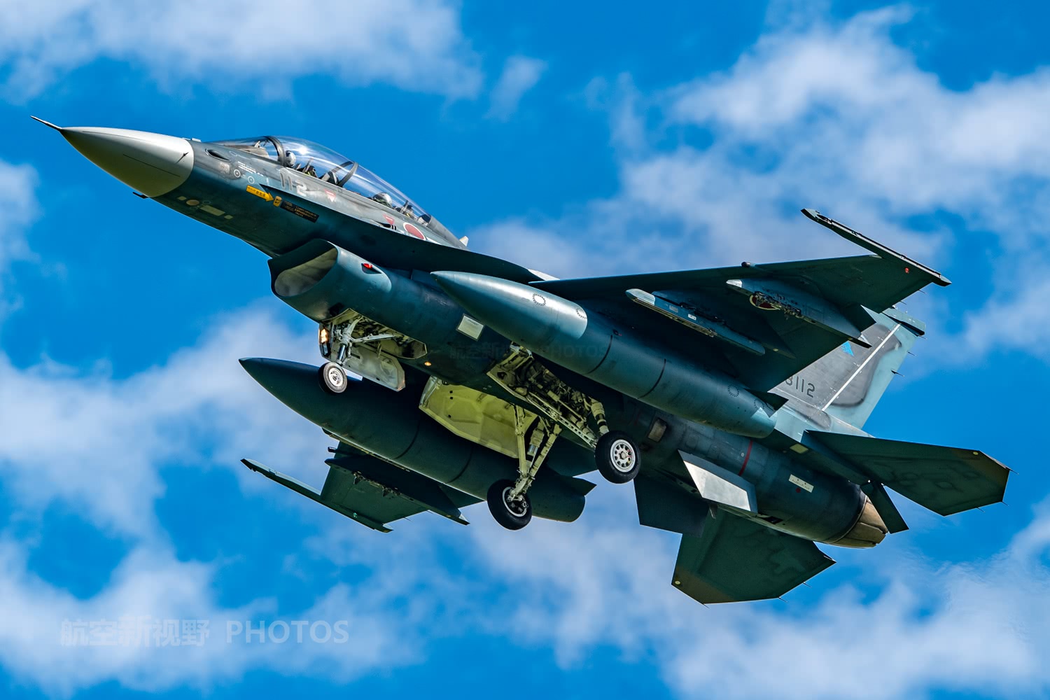 51每日大赛官网入 每日其官网设计清晰直观海报