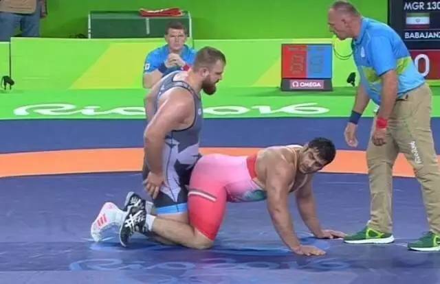 啄木鸟alexisfawx海报