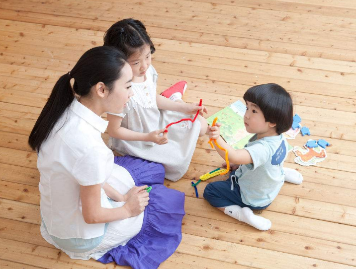 小马拉大车 vodplay 小马我非常乐意为你提供帮助海报