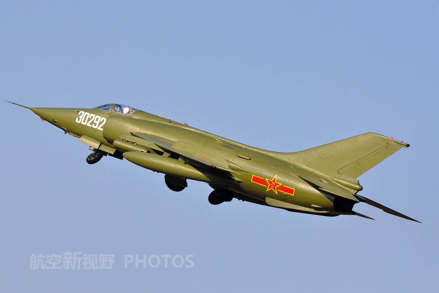 日本电影男主复仇富二代海报