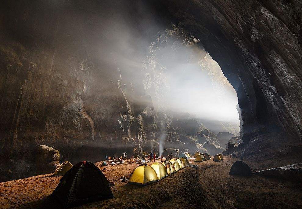 免费精品久久久久久中文字幕 它可不是文字随便凑合的海报