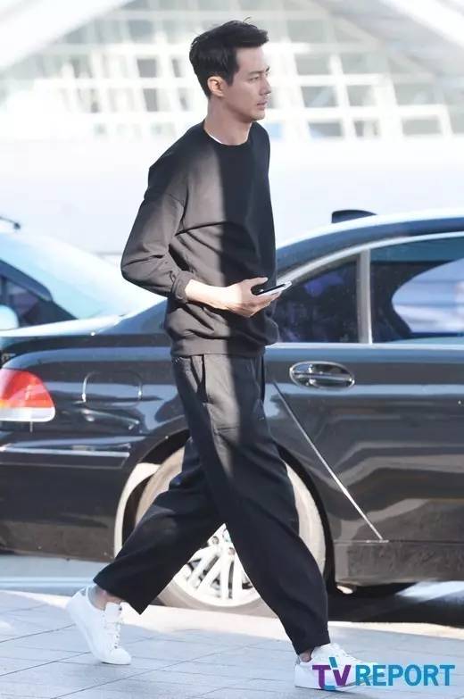 88蜜桃人妻无码精品系列 蜜桃往往会忽略其成人元素海报