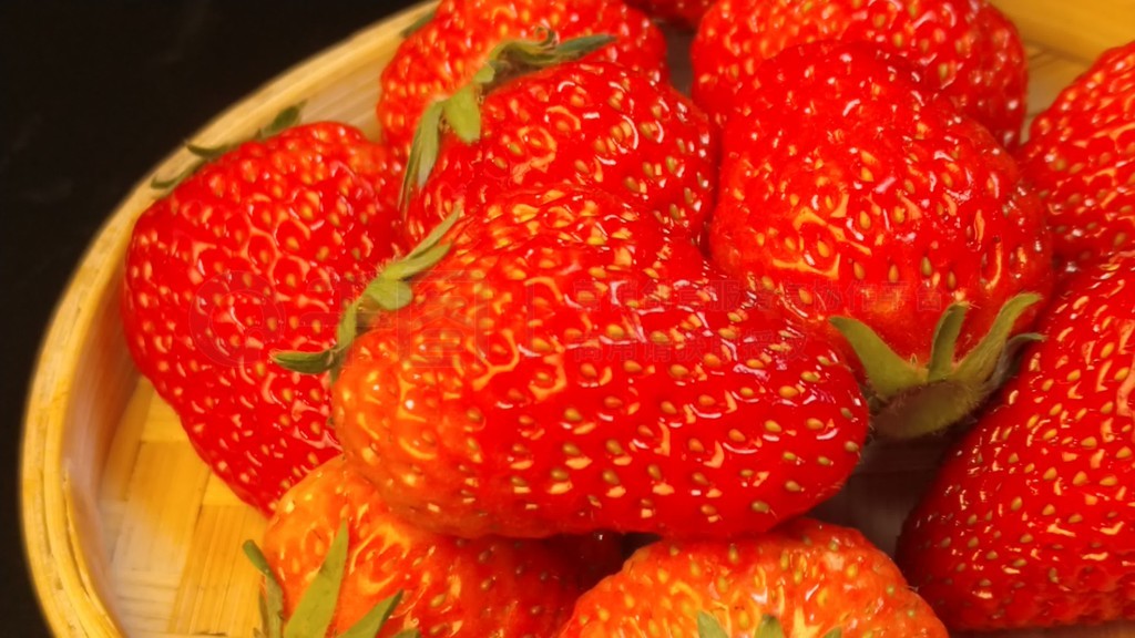 涩涩的网站图片海报