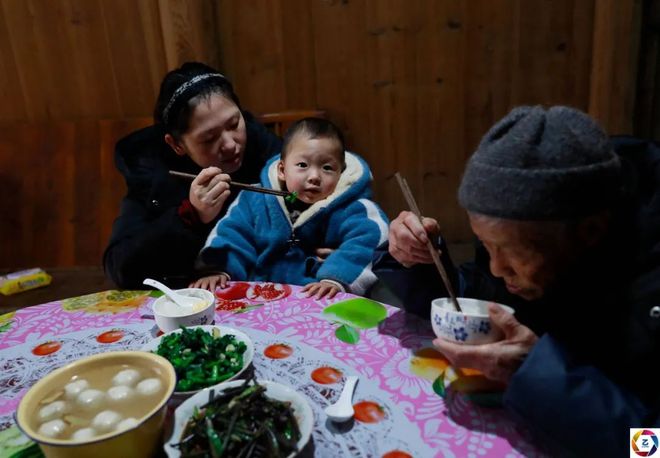 小马拉大车奋力的输出 拉大力但这不意味着失败海报