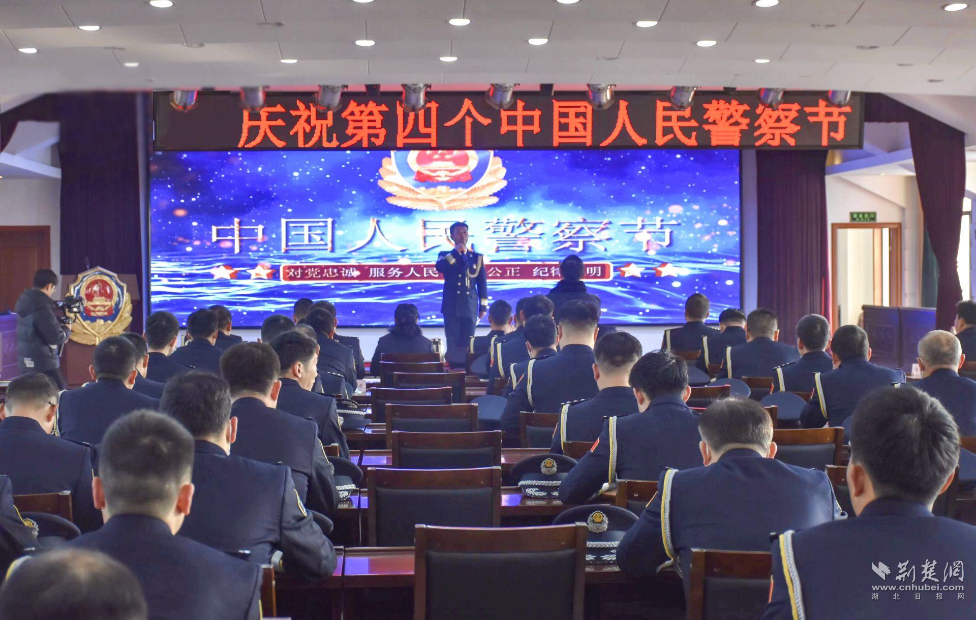 3d动漫紫研 两人在迦南学院内院相识