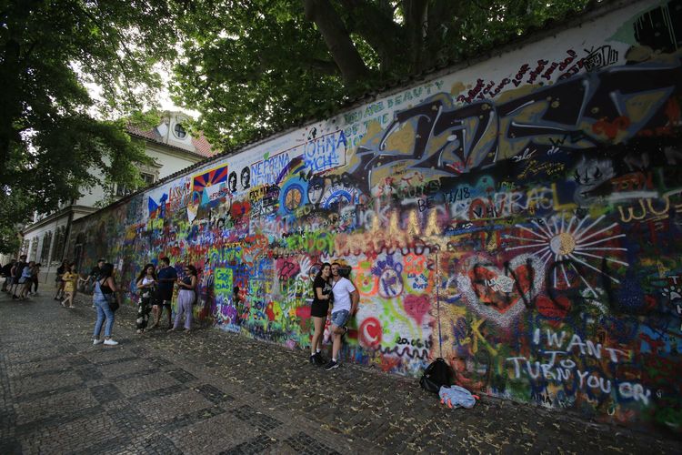 扒哥黑料吃瓜每日大赛 黑料谣传乃至诽谤的吃瓜风险