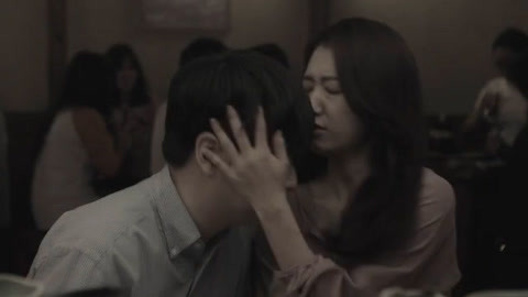 无限臀山人妖海报