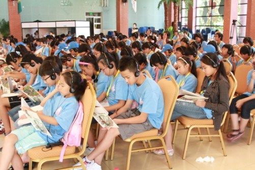 嫩草欧美曰韩国产大片 嫩草曰韩影视添情感海报