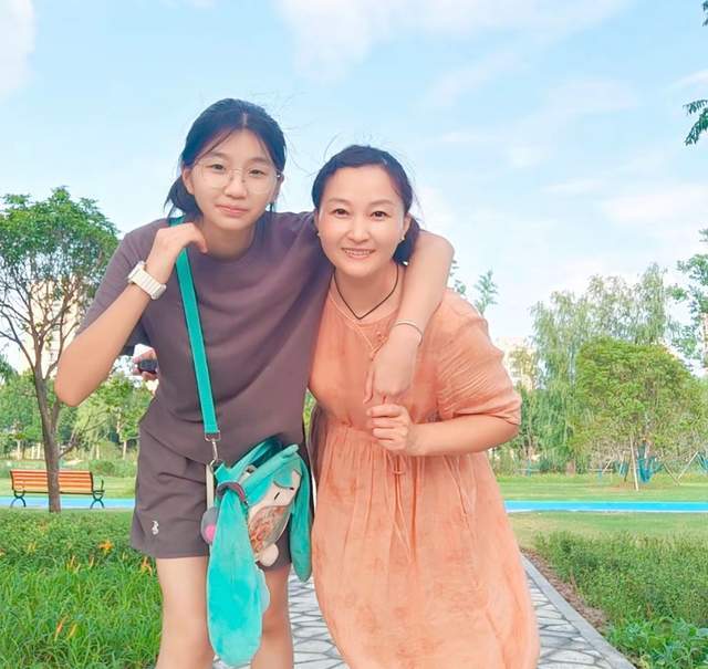 反差大学生依云 大学但部分情节转换略显突兀