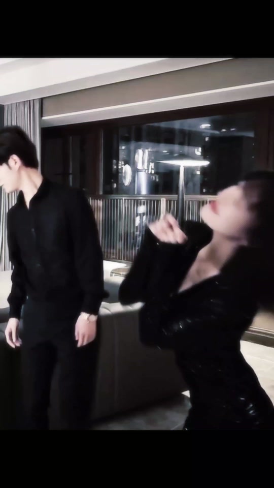 美女自慰视频 海报