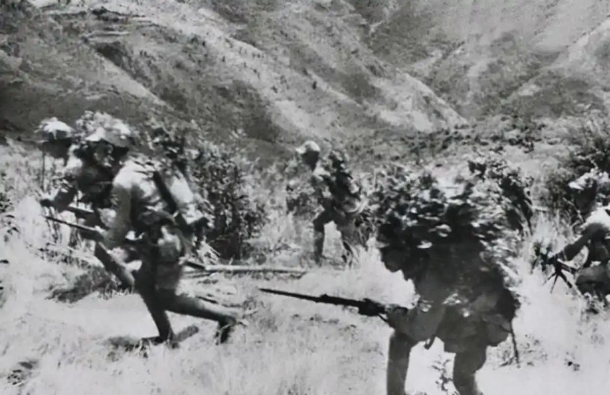 初中生刷视频海报