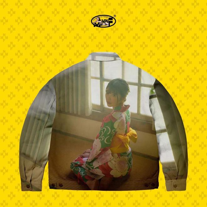 久久久久久精品免费老师自慰海报