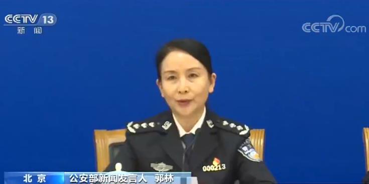 双子男喜欢的女生类型 手语）的双男生类女生海报