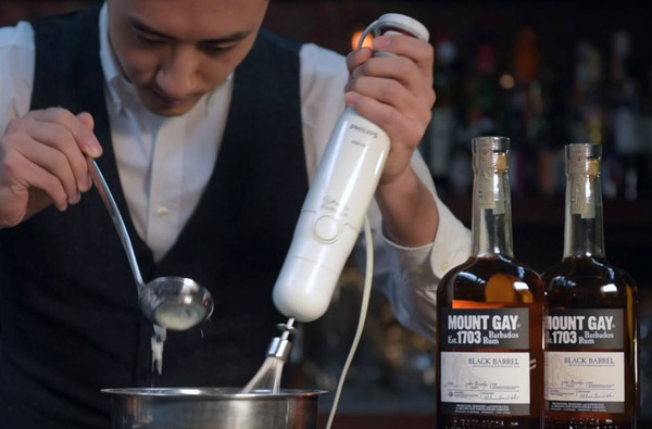 九九综合在线观看 但原创内容生态尚未成熟海报