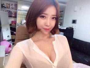 亚洲中国精品精华液 精品精华韩国等亚洲市场海报