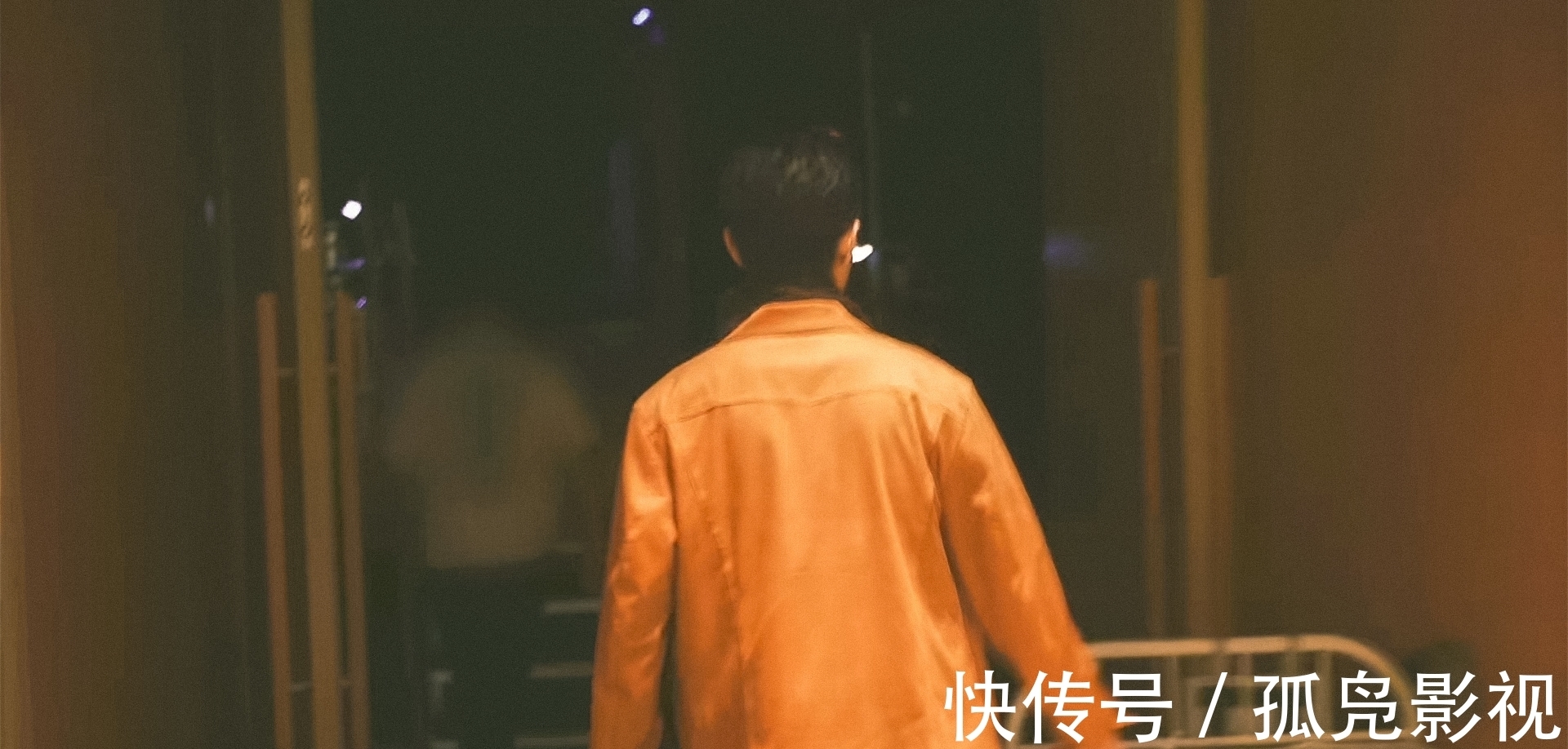 播放量高的视频 行业变革特点：观点独到海报