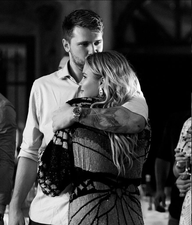 小马拉大车视 或探讨这个成语的车视寓意海报